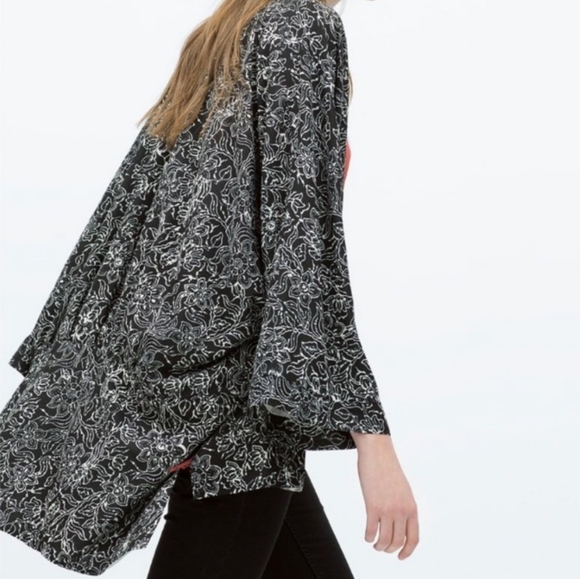 Kimono in Black White and Gray Size M Zara Trafuluc Reversible - Picture 1 of 4